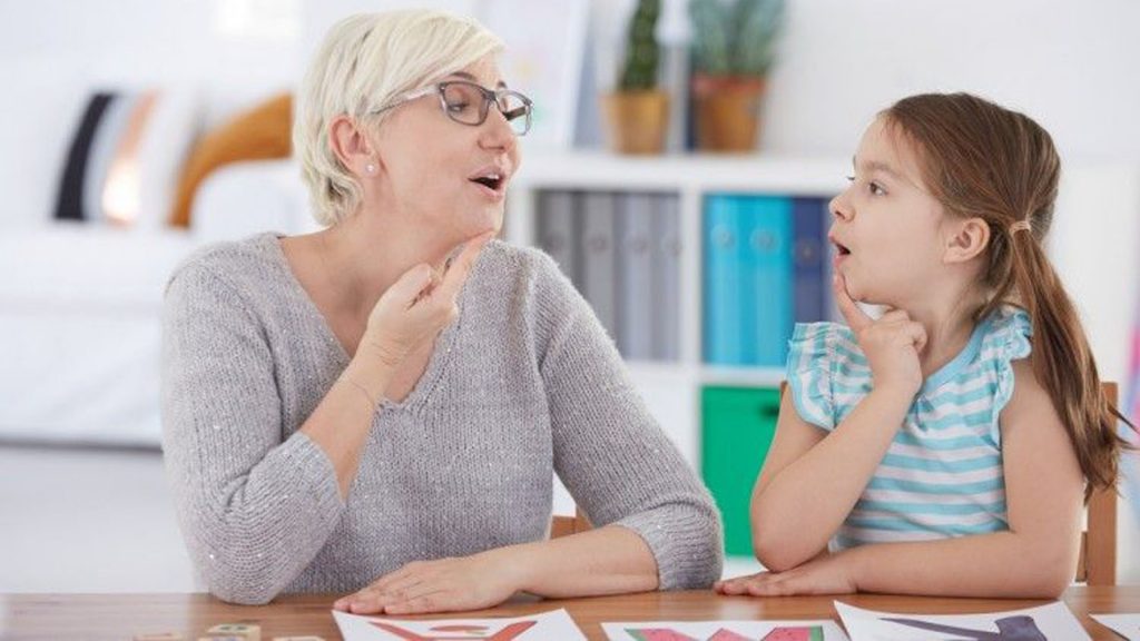 گفتار درمانی کودک چگونه انجام می‌شود؟